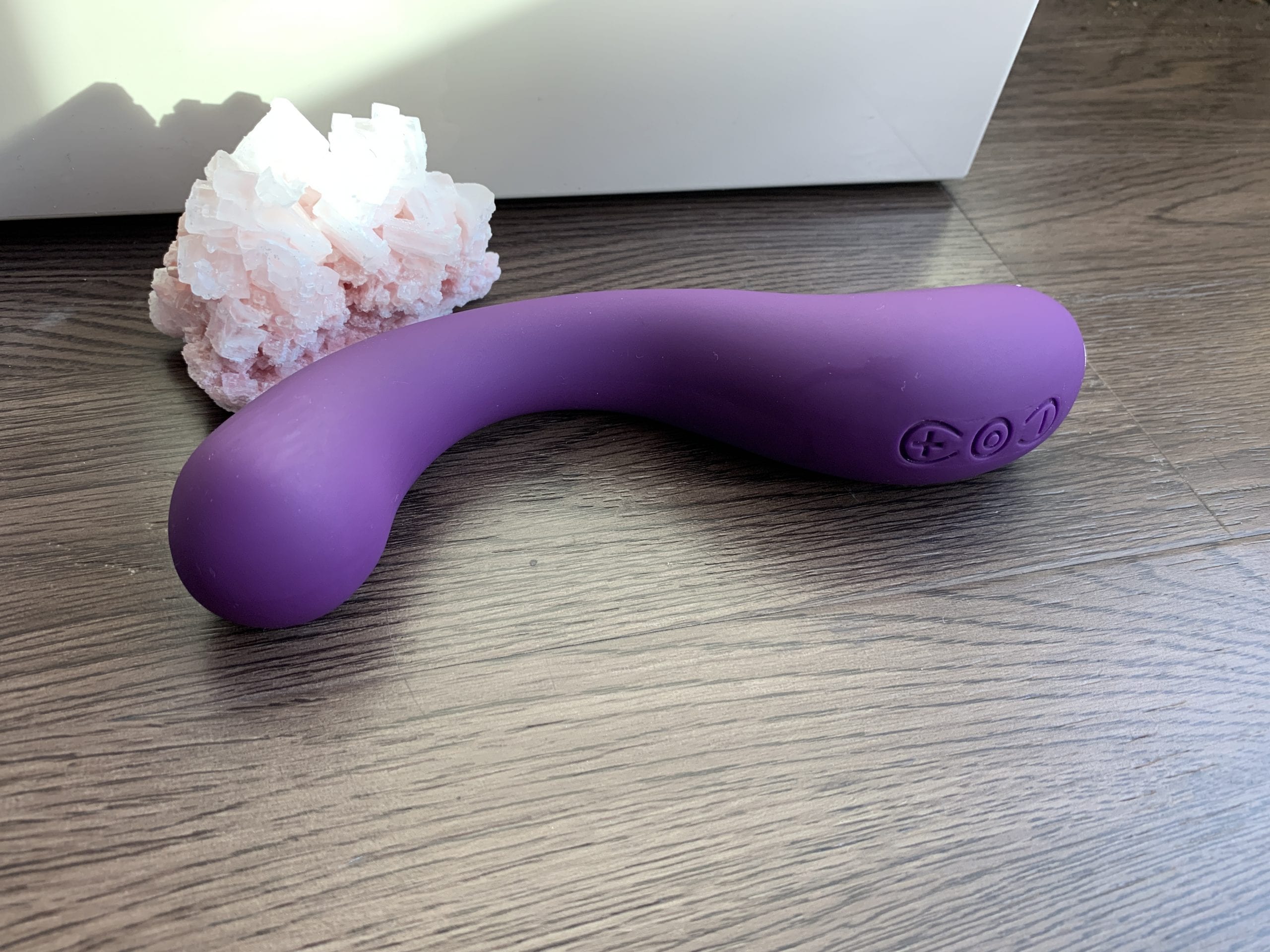 REVIEW: Desire Luxury Rechargeable Curved G-Spot Vibrator