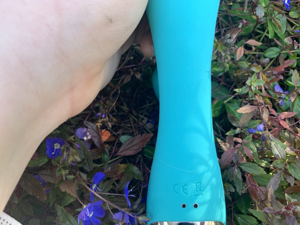 The Caribbean Shine G-Spot Vibrator has a magnetic charging cable.